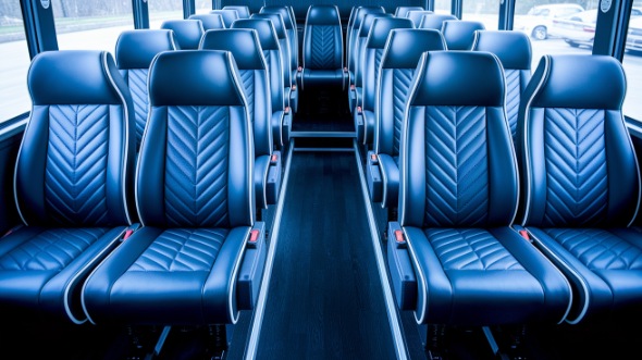 sioux city 15 passenger minibus rental